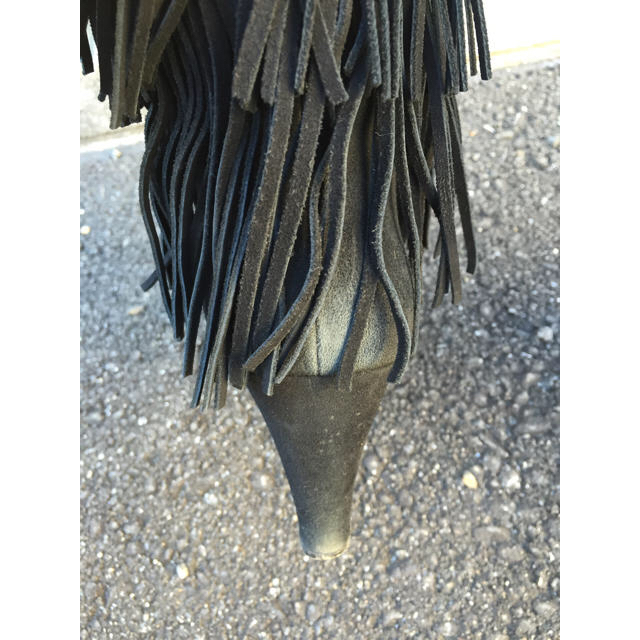 UNTITLED(アンタイトル)のフリンジ黒ブーツ レディースの靴/シューズ(ブーツ)の商品写真