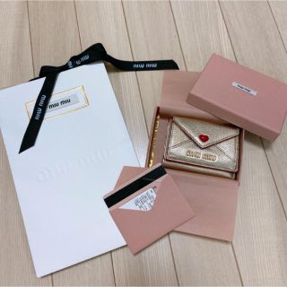 ミュウミュウ(miumiu)の新品未使用！ miu miu ラブレター 財布 ゴールド(財布)