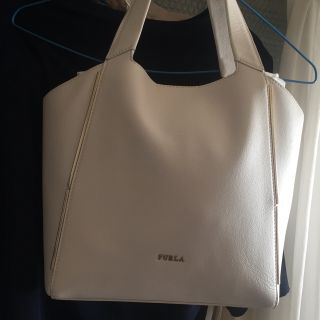 フルラ(Furla)のFURLA  バック ホワイト  希少価値！デートも❤️(ハンドバッグ)