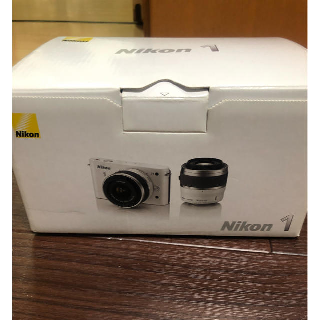 Nikon(ニコン)のNikon J1 スマホ/家電/カメラのカメラ(ミラーレス一眼)の商品写真