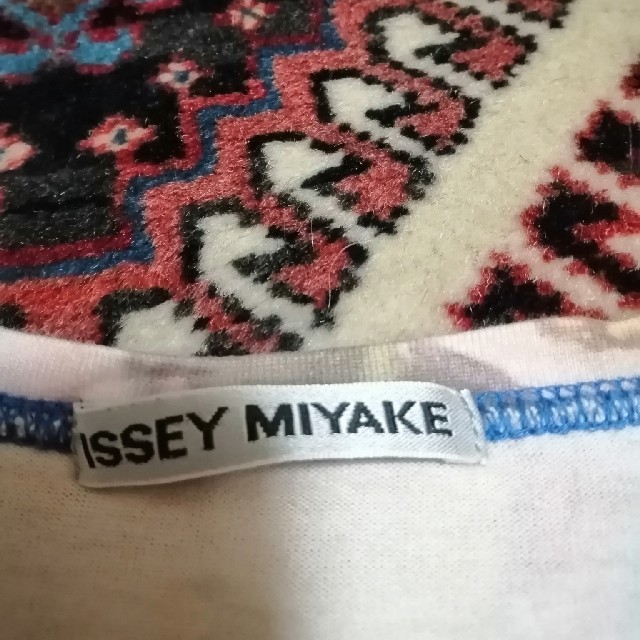 ISSEY MIYAKE(イッセイミヤケ)のイッセイ ミヤケ Tシャツ レディースのトップス(Tシャツ(半袖/袖なし))の商品写真