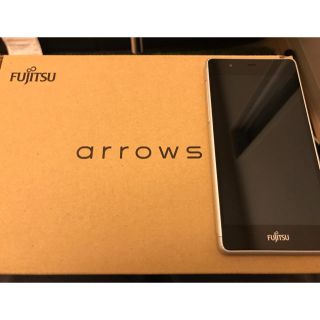 フジツウ(富士通)のarrows M03　ホワイト(スマートフォン本体)