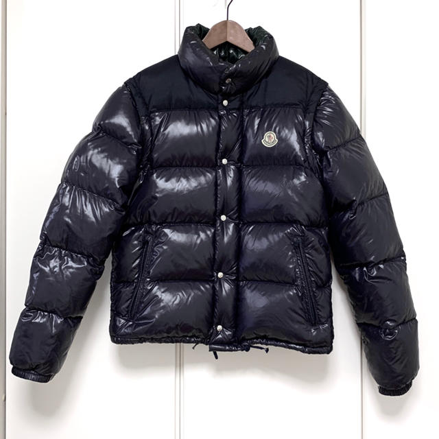 MONCLER(モンクレール)のMONCLER モンクレール ダウンジャケット メンズ（ベストにも可）ネイビー メンズのジャケット/アウター(ダウンジャケット)の商品写真