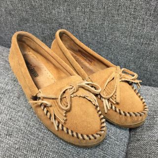 ミネトンカ(Minnetonka)のミネトンカ モカシン フリンジリボン キャメルブラウン パンプス (スリッポン/モカシン)