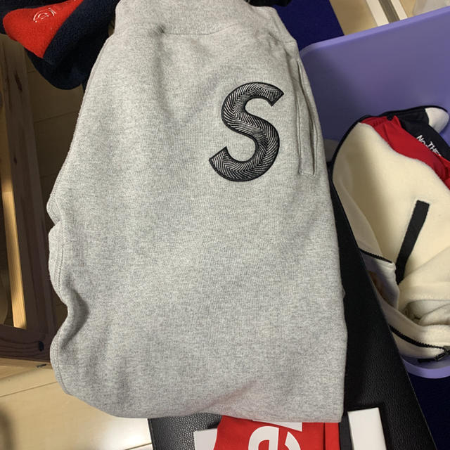 Supreme(シュプリーム)のSupreme S Logo Sweatpant Grey pant メンズのパンツ(その他)の商品写真