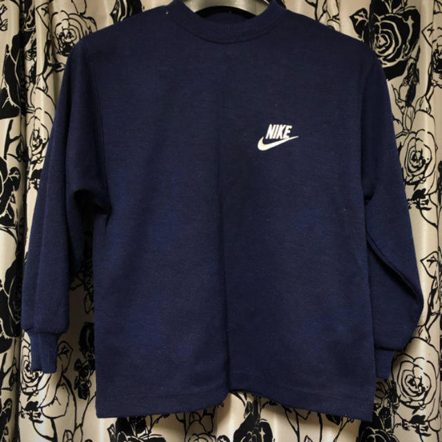 NIKE(ナイキ)の【SALE】NIKE kids 130cm 丸首スウェット キッズ/ベビー/マタニティのキッズ服男の子用(90cm~)(Tシャツ/カットソー)の商品写真