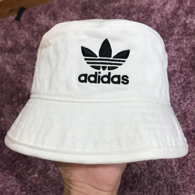 adidas(アディダス)のアディダス adidas バケットハット ホワイト メンズの帽子(ハット)の商品写真