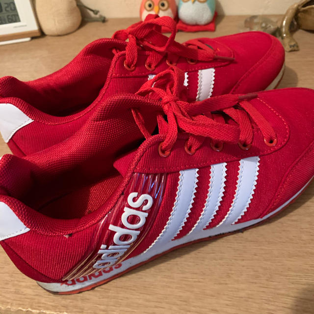 adidas(アディダス)の赤スニーカー レディースの靴/シューズ(スニーカー)の商品写真