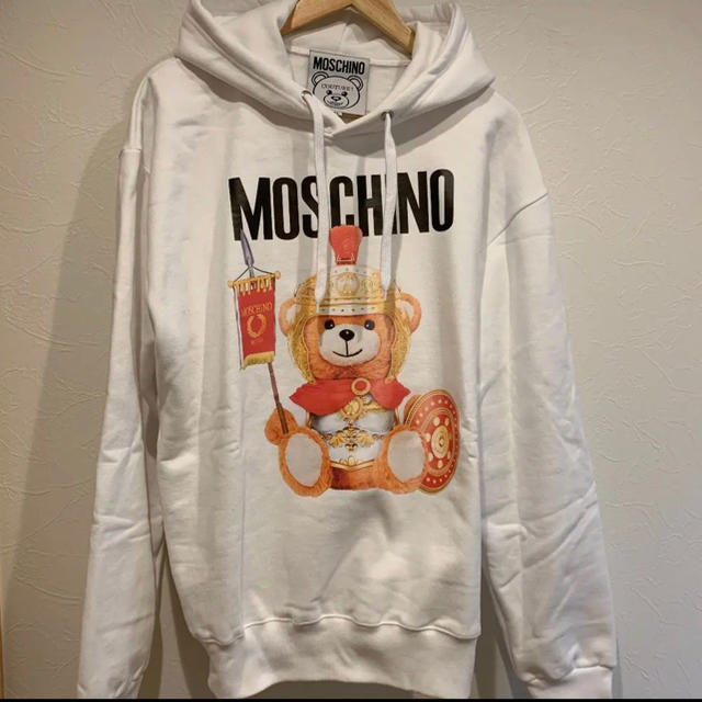 MOSCHINO(モスキーノ)のパーカー ホワイト 新品未使用 メンズのトップス(パーカー)の商品写真