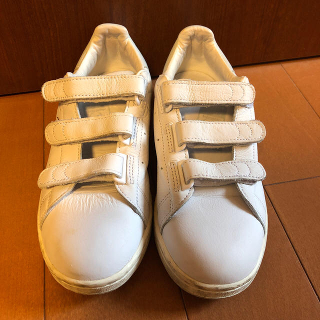 adidas(アディダス)のadidas スタンスミス　ベルクロ　23cm レディースの靴/シューズ(スニーカー)の商品写真