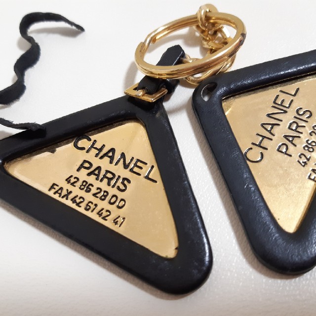 CHANEL(シャネル)のCHANEL/ヴィンテージ三角キーホルダー予備付き レディースのファッション小物(キーホルダー)の商品写真