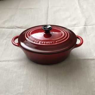 ルクルーゼ(LE CREUSET)の新品未使用　ミニ・オーバル・ココット チェリーレッド(食器)