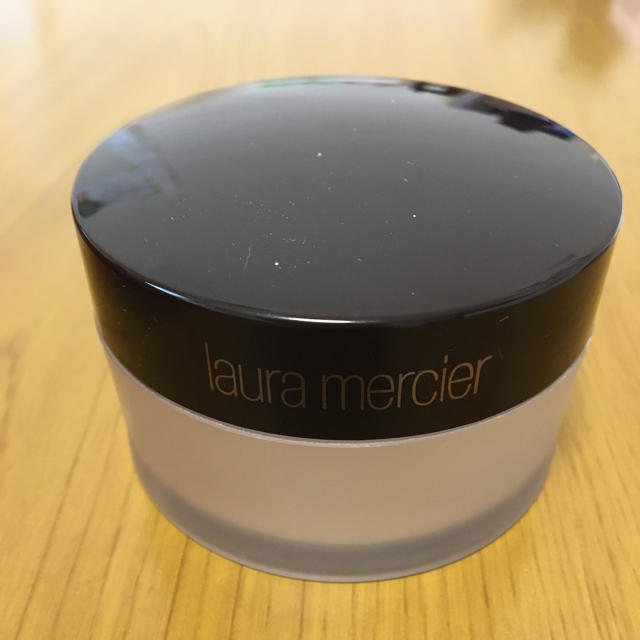 laura mercier(ローラメルシエ)のLaura mercier ルースセッティングパウダー コスメ/美容のベースメイク/化粧品(フェイスパウダー)の商品写真