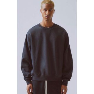 フィアオブゴッド(FEAR OF GOD)のFOG ESSENTIALS CREW NECK SWEATSHIRT Mサイズ(スウェット)