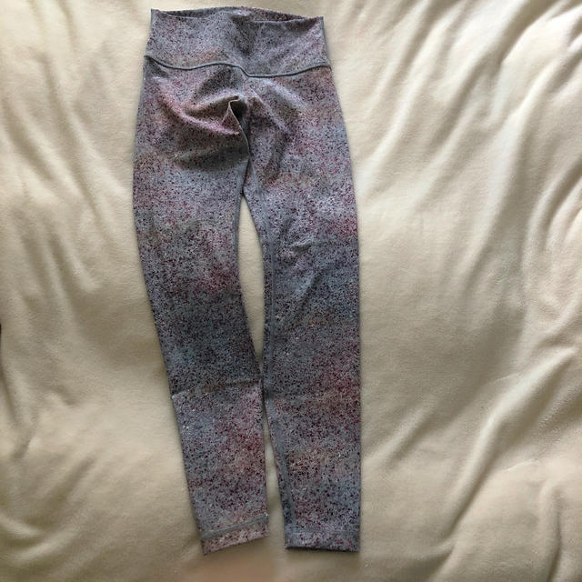 lululemon(ルルレモン)のルルレモン☆lululemon☆レギンス☆サイズ8 レディースのレッグウェア(レギンス/スパッツ)の商品写真