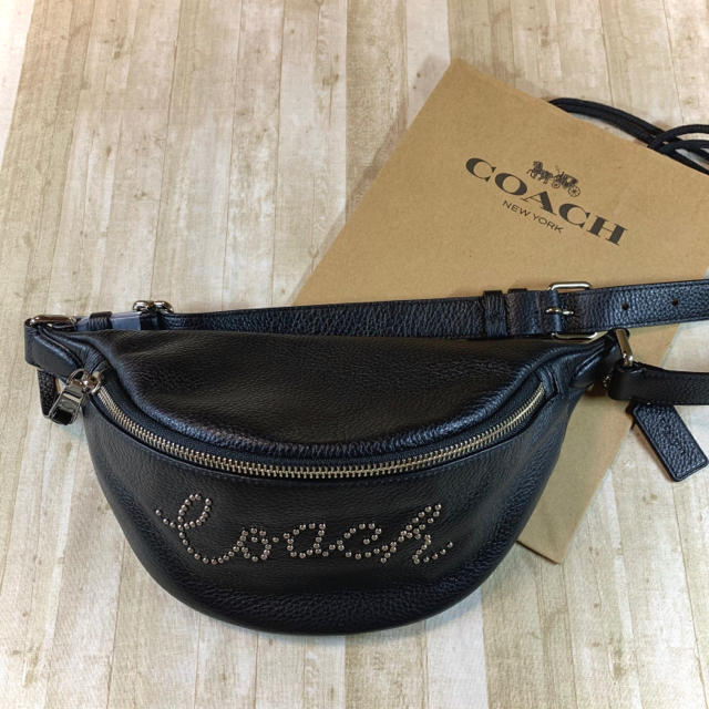 COACH(コーチ)の新品未使用 コーチ スタッズ ブラック ウエストポーチ レディースのバッグ(ボディバッグ/ウエストポーチ)の商品写真