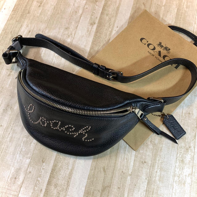 COACH(コーチ)の新品未使用 コーチ スタッズ ブラック ウエストポーチ レディースのバッグ(ボディバッグ/ウエストポーチ)の商品写真