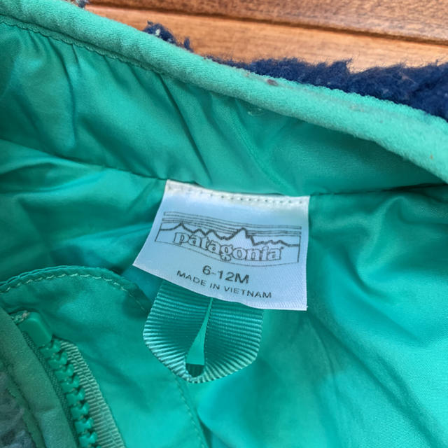 patagonia(パタゴニア)のjonathan様専用♡パタゴニア キッズ ベスト6～12M キッズ/ベビー/マタニティのベビー服(~85cm)(ジャケット/コート)の商品写真