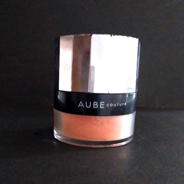 AUBE couture(オーブクチュール)のAUBEcoutureデザイニングパフィーチーク コスメ/美容のベースメイク/化粧品(チーク)の商品写真