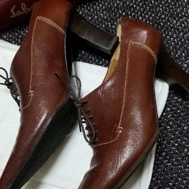 Salvatore Ferragamo(サルヴァトーレフェラガモ)のサルバトーレフェラガモ7cmヒール茶色 レディースの靴/シューズ(ブーティ)の商品写真