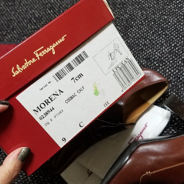 Salvatore Ferragamo(サルヴァトーレフェラガモ)のサルバトーレフェラガモ7cmヒール茶色 レディースの靴/シューズ(ブーティ)の商品写真