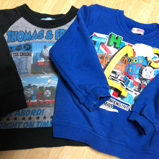 32.トーマス100cmトレーナー 2枚セット キッズ/ベビー/マタニティのキッズ服男の子用(90cm~)(Tシャツ/カットソー)の商品写真