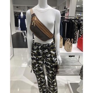 マイケルコース(Michael Kors)のマイケルコース ベルトバック　MKブラウン(ボディバッグ/ウエストポーチ)