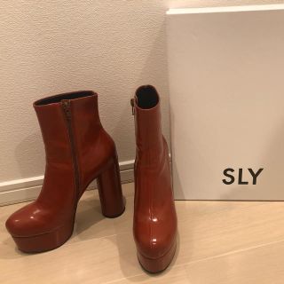 スライ(SLY)のsly 厚底ブーツ(ブーツ)