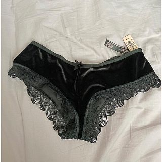 ヴィクトリアズシークレット(Victoria's Secret)のバックリボンのデザインショーツ　黒　XS(ショーツ)