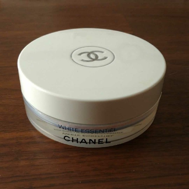 CHANEL(シャネル)のCHANEL　ルース　パウダー コスメ/美容のベースメイク/化粧品(フェイスパウダー)の商品写真