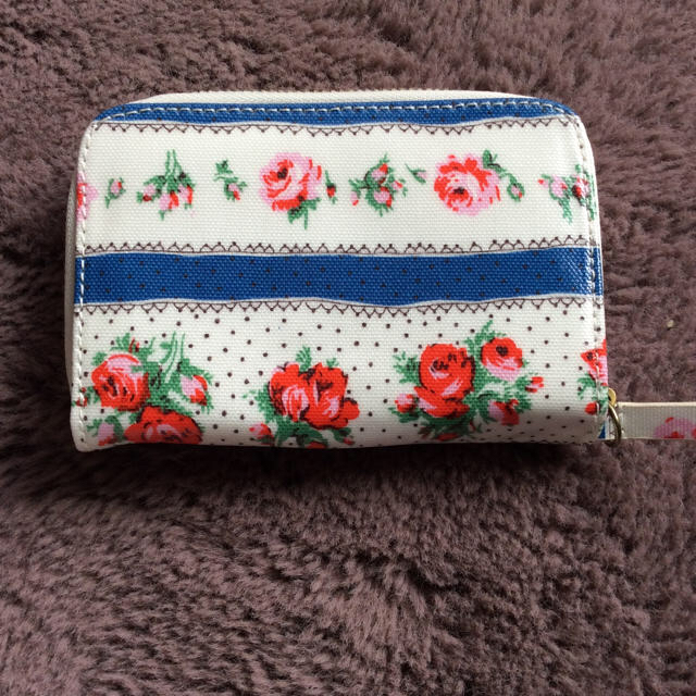 Cath Kidston(キャスキッドソン)のキャスキッドソン レトロな薔薇柄 二つ折り財布 新品 レディースのファッション小物(財布)の商品写真