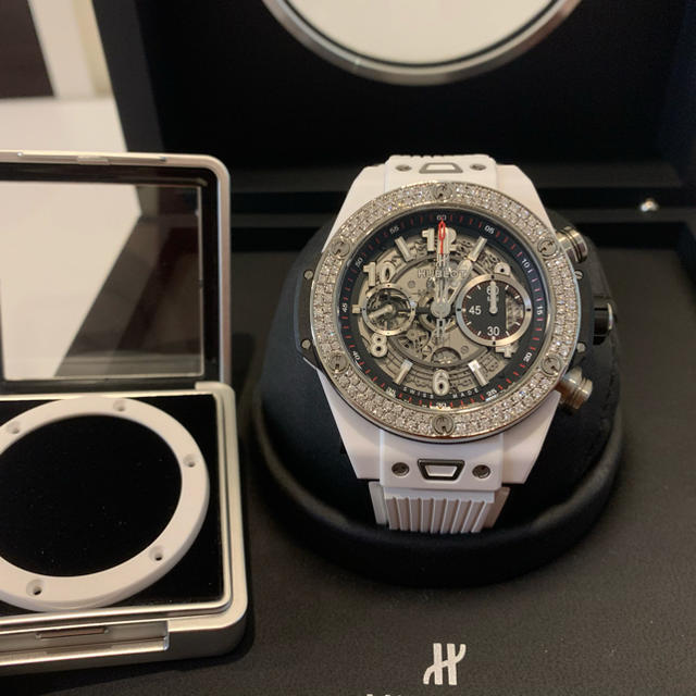 HUBLOT(ウブロ)のsuccess様専用ウニコ、ホワイトセラミック、ダイヤ、45mm美品、ウブロ  メンズの時計(腕時計(アナログ))の商品写真