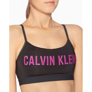 カルバンクライン(Calvin Klein)のカルバンクライン ロゴ スポーツ ブラ クロスバック ブラトップ グレー S(ブラ)