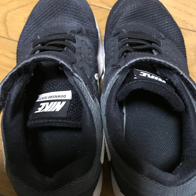 NIKE(ナイキ)のナイキ17.5センチ中古 キッズ/ベビー/マタニティのキッズ靴/シューズ(15cm~)(スニーカー)の商品写真