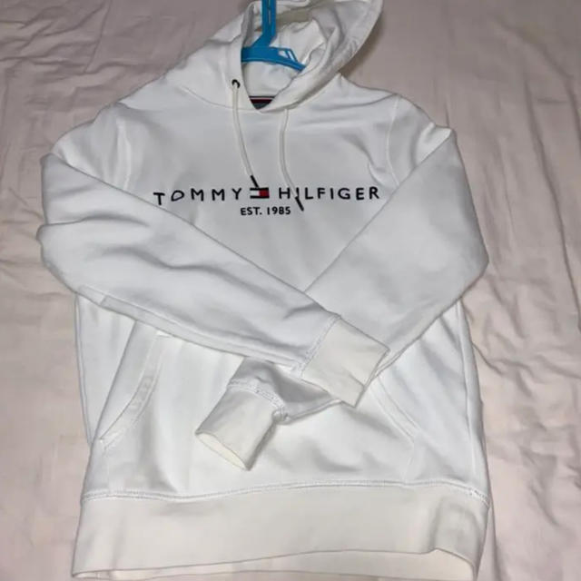 TOMMY HILFIGER(トミーヒルフィガー)のTOMMY HILFIGER 白パーカー メンズのトップス(パーカー)の商品写真