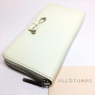 ジルスチュアート(JILLSTUART)の格安未使用！ジルスチュアート シャイニング ラウンドファスナー長財布e955　白(財布)