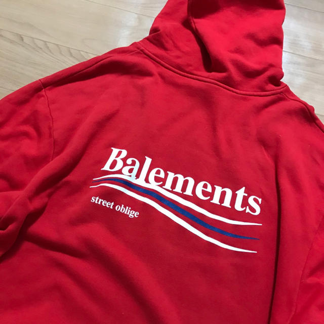 Balenciaga(バレンシアガ)のBalements ロゴパーカー　BALENCIAGA VETMENT メンズのトップス(パーカー)の商品写真