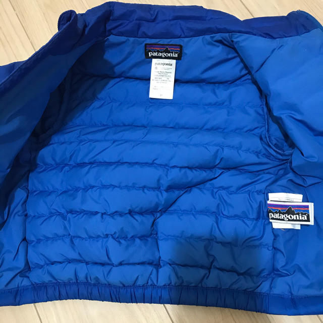 patagonia(パタゴニア)のパタゴニアダウン キッズ/ベビー/マタニティのキッズ服男の子用(90cm~)(ジャケット/上着)の商品写真