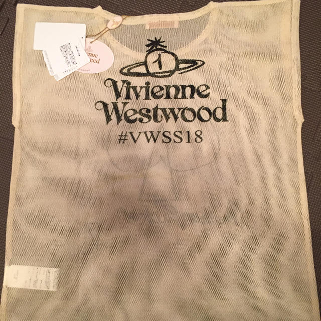 Vivienne Westwood(ヴィヴィアンウエストウッド)のMOG様専用  vivienne westwood カットソー  シャツ ベスト レディースのトップス(Tシャツ(半袖/袖なし))の商品写真