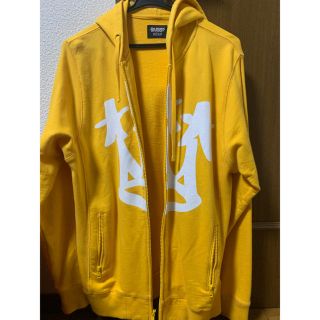 ステューシー(STUSSY)のステューシー　STUSSY パーカー 黄色 白色(パーカー)