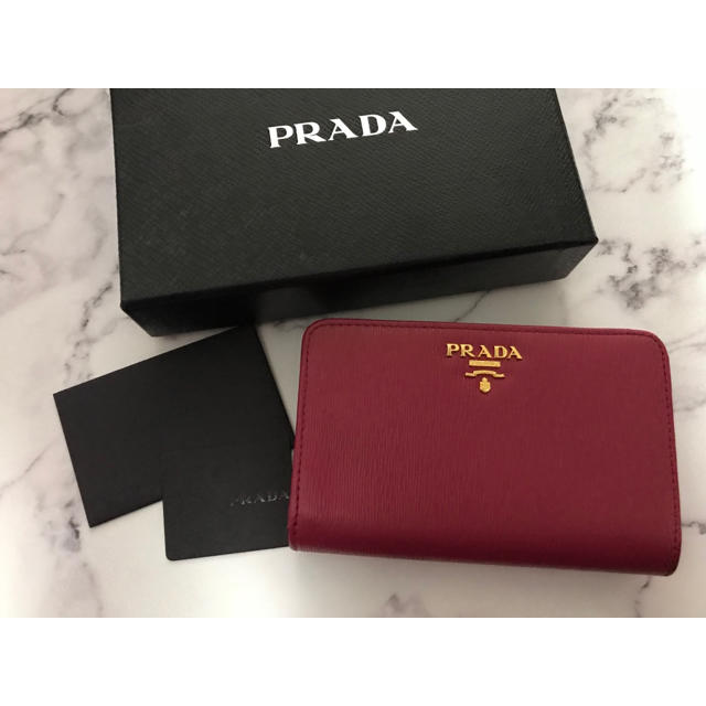 PRADA(プラダ)の極美品　PRADA   財布   サフィアーノ レディースのファッション小物(財布)の商品写真