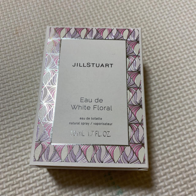 JILLSTUART(ジルスチュアート)のジルスチュアート  オードホワイトフローラル　50ml コスメ/美容の香水(ユニセックス)の商品写真