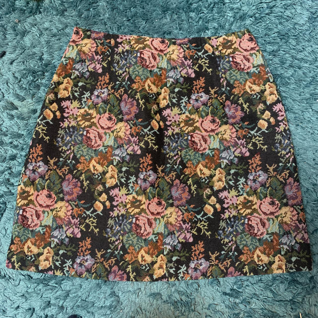 GU(ジーユー)の花柄スカート⭐︎GU レディースのスカート(ミニスカート)の商品写真