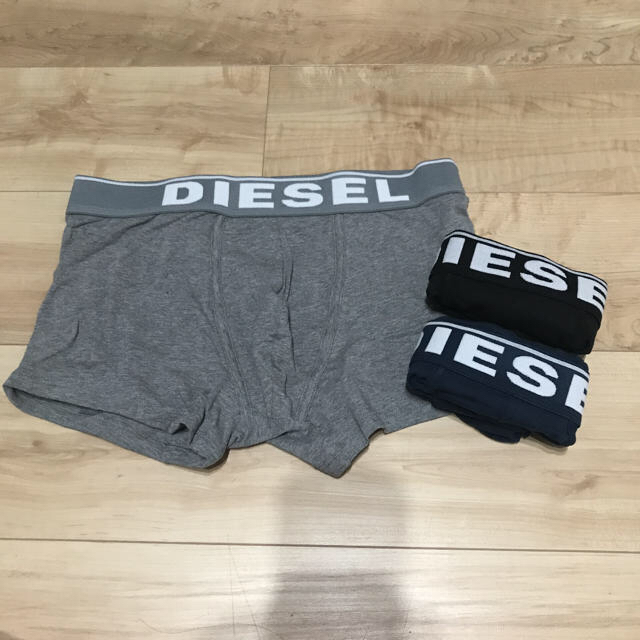 DIESEL(ディーゼル)のディーゼル　ボクサーパンツ　3枚セット メンズのアンダーウェア(ボクサーパンツ)の商品写真