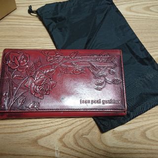 ジャンポールゴルチエ(Jean-Paul GAULTIER)のジャンポールゴルチエ 長財布 赤 バラ柄 袋アリ(長財布)