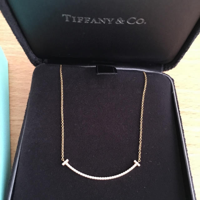 Tiffany & Co.(ティファニー)のティファニー Tスマイルネックレス レディースのアクセサリー(ネックレス)の商品写真