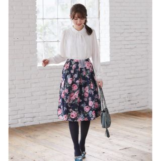 トッコ(tocco)のtocco closet 🌸新品 みどりんご様専用フラワーフレアスカート (ロングスカート)