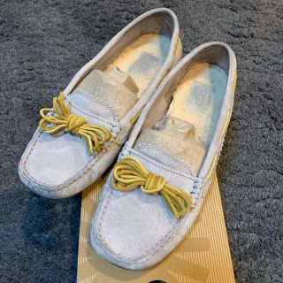 アグ(UGG)の【値下げ】UGG モカシン　W MEENA Gray x Yellow(スリッポン/モカシン)