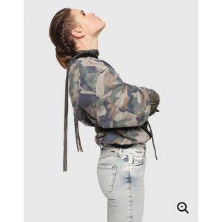 ディーゼル(DIESEL)の早い者勝ち！DIESEL ウォッシュ加工　美　スキニー ジーンズ　新品！(デニム/ジーンズ)