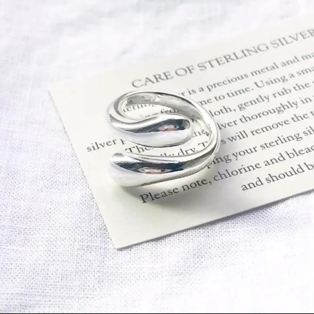 Ameri VINTAGE(アメリヴィンテージ)の大人気なため再入荷!tear drop ring silver925 レディースのアクセサリー(リング(指輪))の商品写真